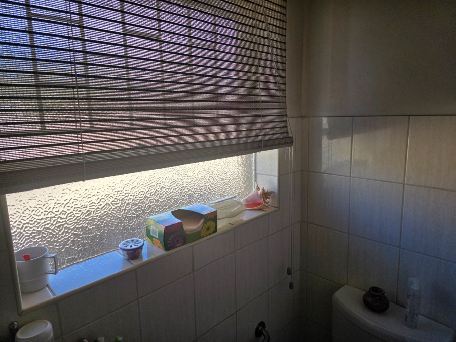 2 Bedroom Property for Sale in Langenhovenpark Free State
